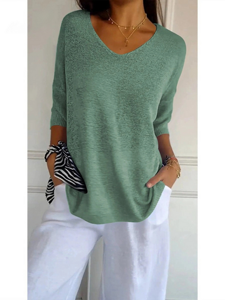 Woman's Solid Color Knitted 3/4 Sleeve V-neck Top