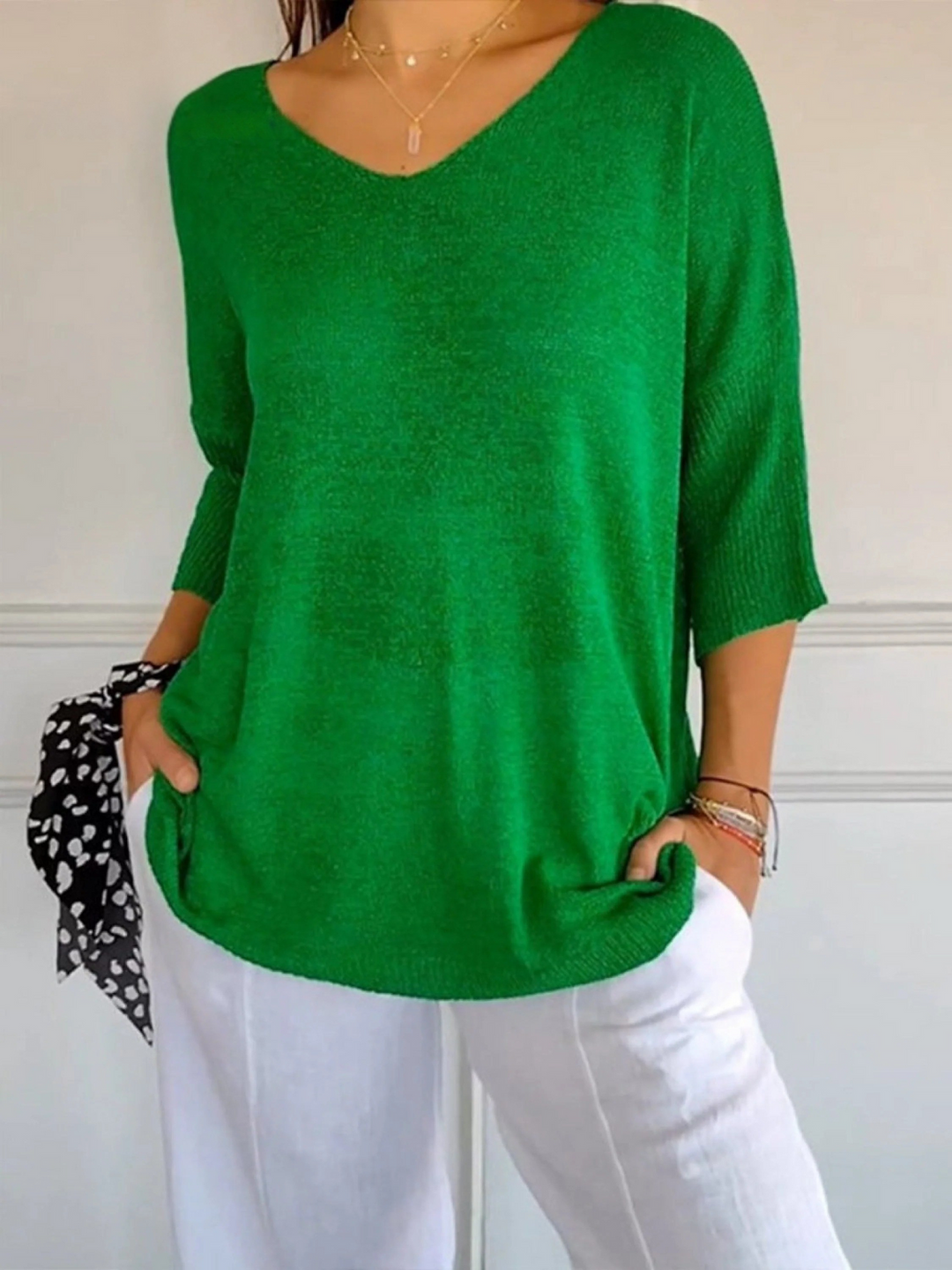 Woman's Solid Color Knitted 3/4 Sleeve V-neck Top