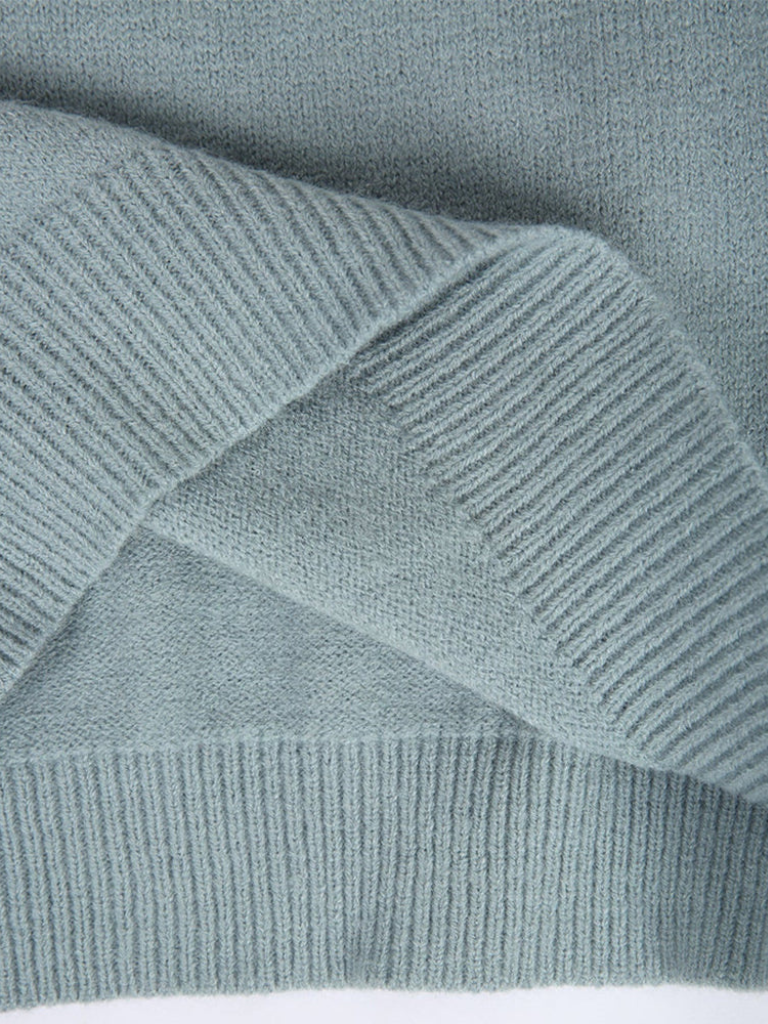 KNIT SWEATER