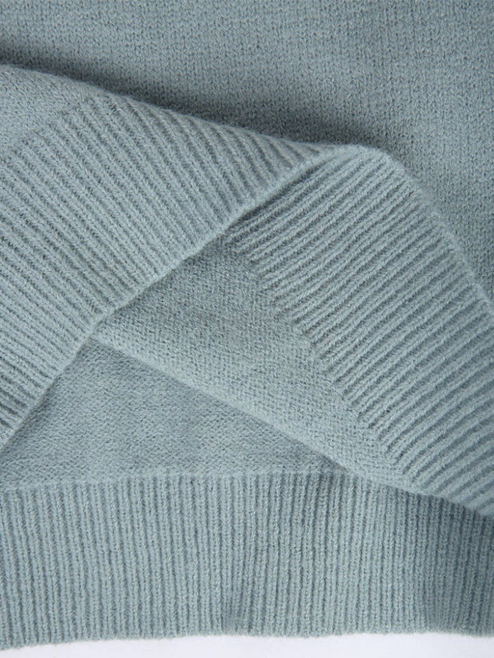 KNIT SWEATER