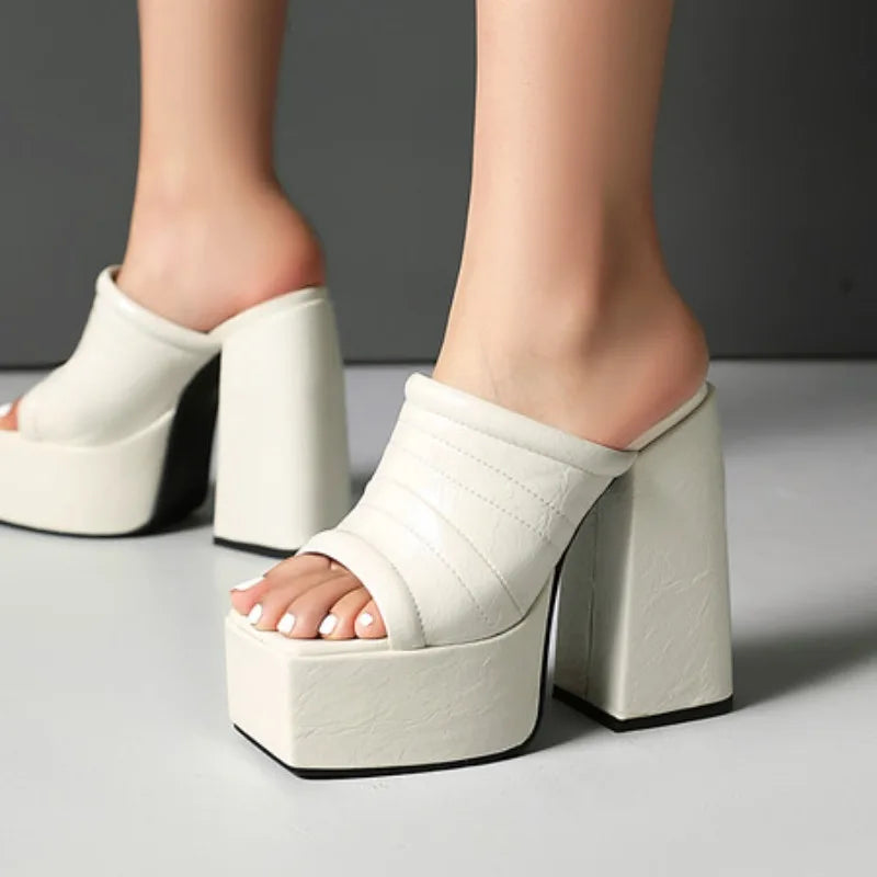 Serena | Chic Heeled Clogs